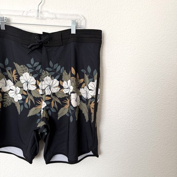 [Old Navy] Black Floral Print Built-In Flex Board Shorts Swim Trunks NWT Size 38 - Picture 8 of 11